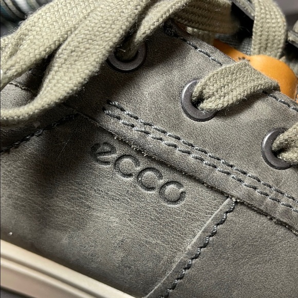 ECCO Soft Lace-Up Sneaker in Grey-Green w/Tan Leather Backs (EUC, Men’s Sz 8) - Picture 5 of 8